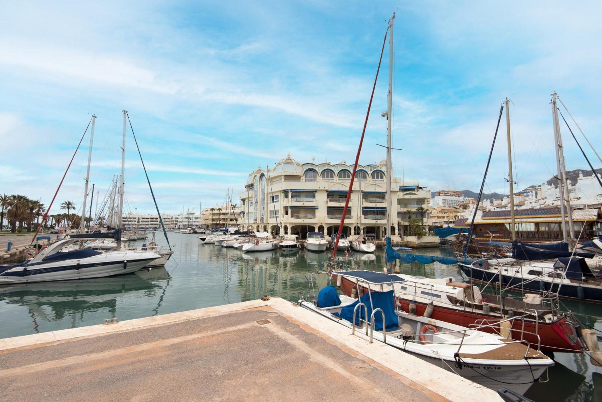 Apartmento En La Pequena Venecia, Puerto Marina Benalmadena Exterior photo