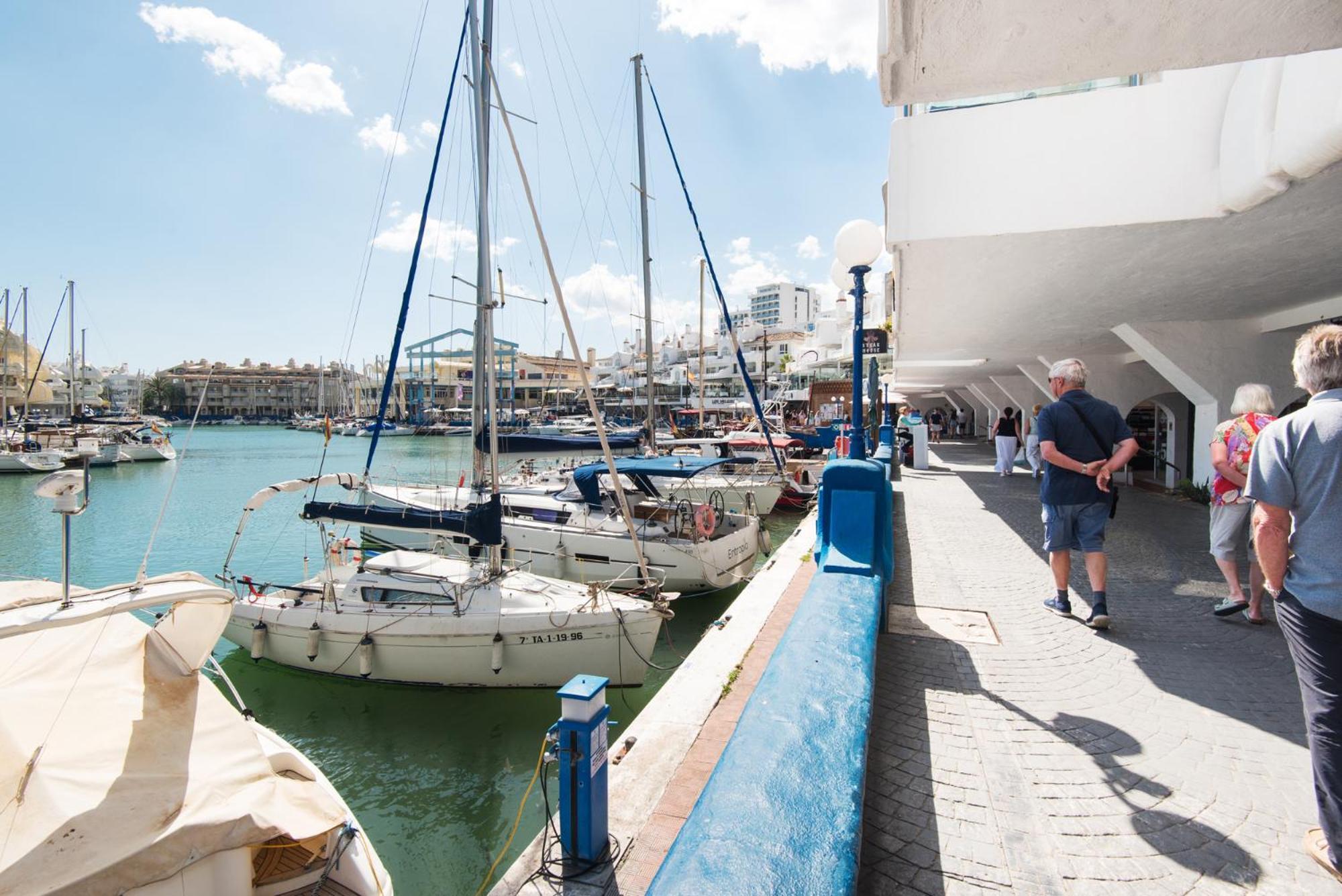 Apartmento En La Pequena Venecia, Puerto Marina Benalmadena Exterior photo