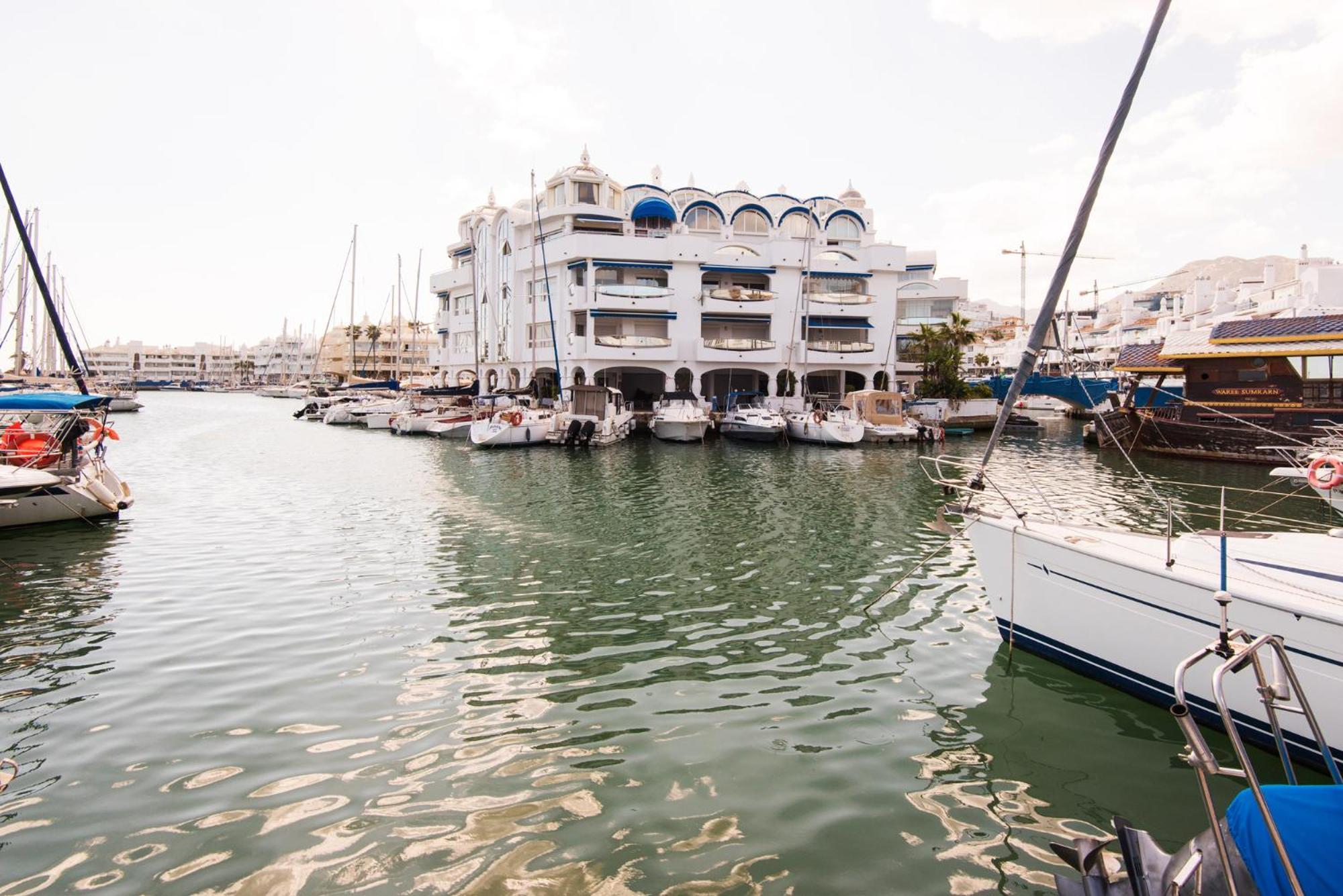 Apartmento En La Pequena Venecia, Puerto Marina Benalmadena Exterior photo